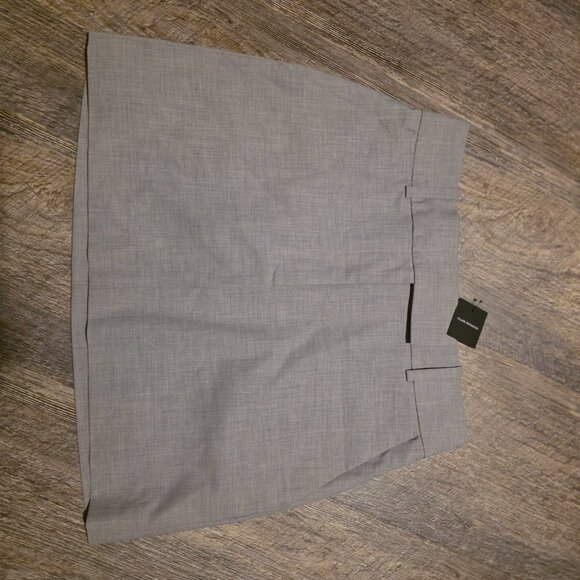 NWT Club Monaco Lightweight Wool Mini Skirt Light Heather Grey Size 2 - Picture 7 of 7
